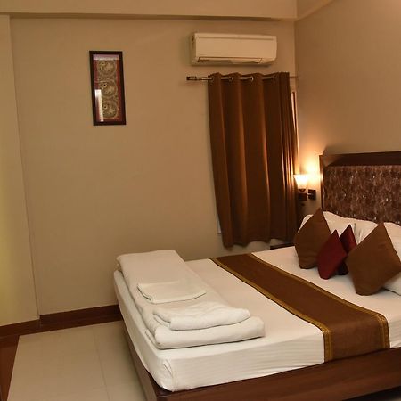 Hotel Vibhav Harsh Benares Buitenkant foto
