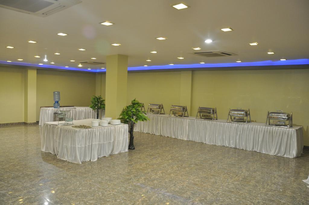 Hotel Vibhav Harsh Benares Buitenkant foto