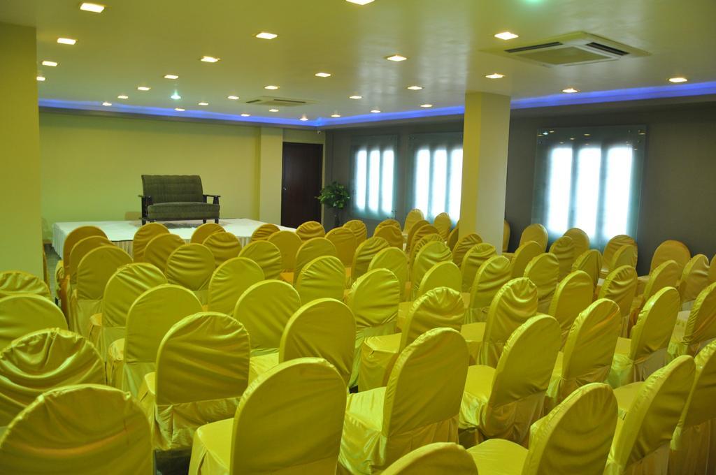 Hotel Vibhav Harsh Benares Buitenkant foto