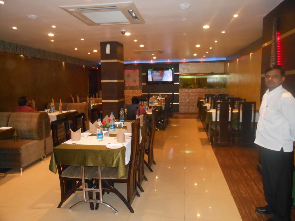 Hotel Vibhav Harsh Benares Buitenkant foto