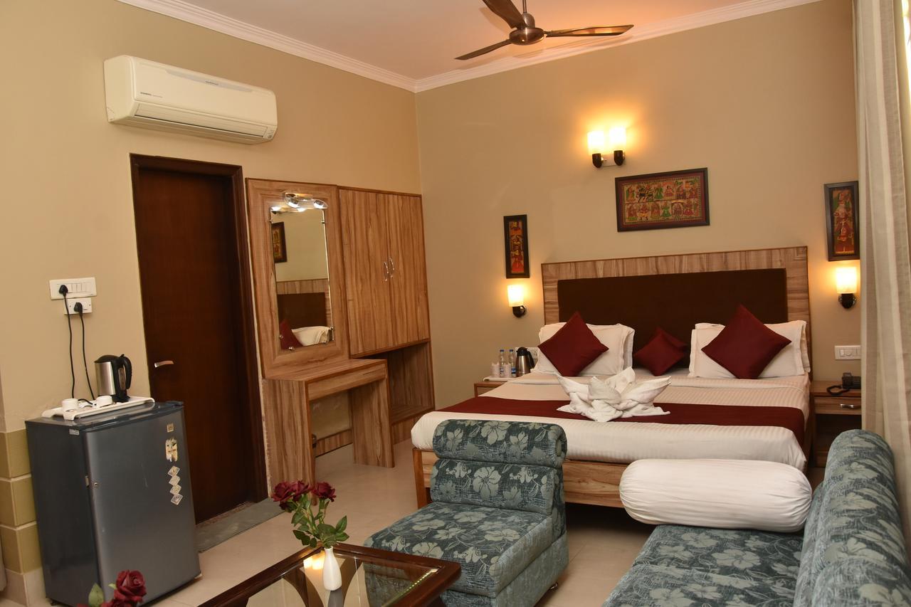 Hotel Vibhav Harsh Benares Buitenkant foto